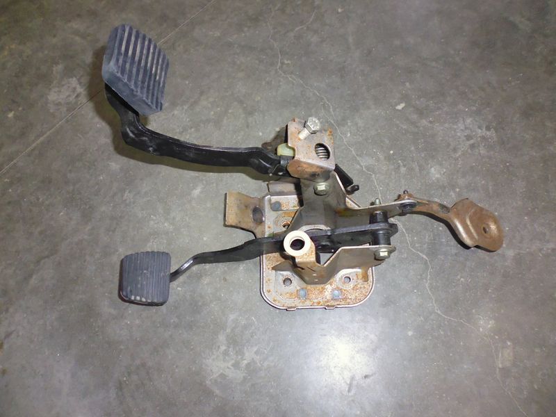 Pedaliera freno e frizione per Peugeot 206 usata.