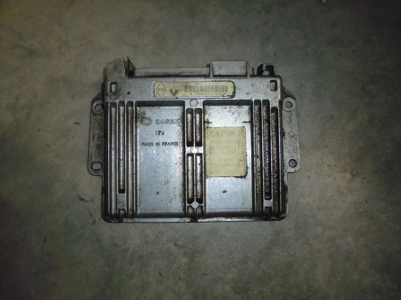 Centralina motore Sagem 7700112764 per Renault Clio 1.2 16v usata.