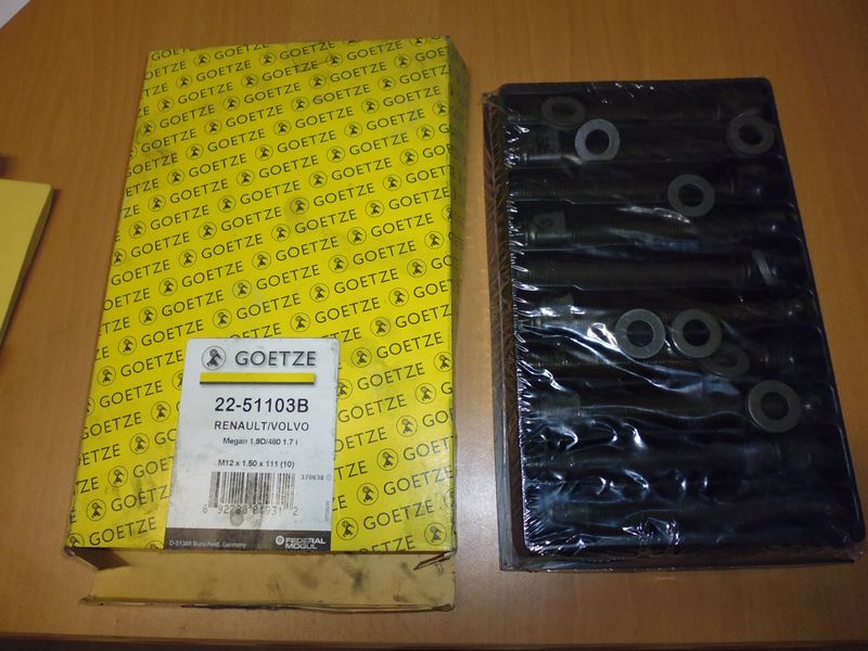 Bulloni testata Goetze 2251103B per Renault e Volvo vari modelli. Nuovi.
