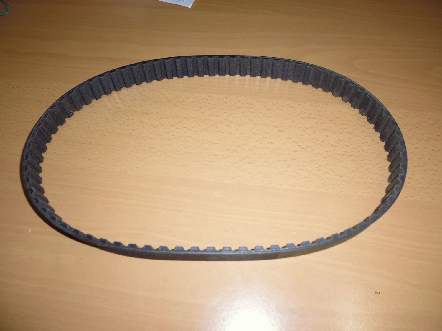 Cinghia dentata 069130113A Audi 100 - Volkswagen LT28-50 LT 40-55 - Volvo 240, 740, 760, 940 e 960. Nuova.