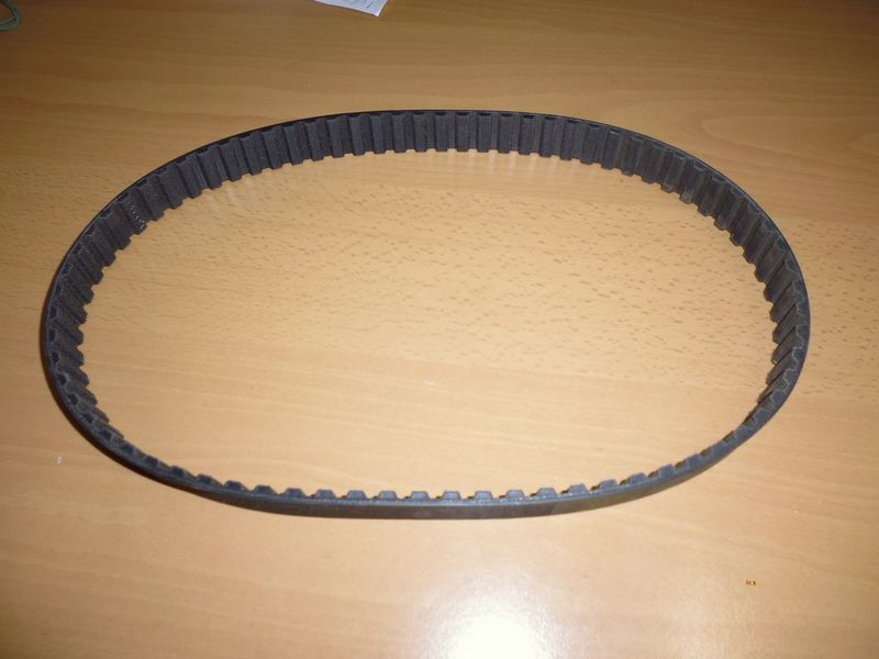 Cinghia dentata 069130113A Audi 100 - Volkswagen LT28-50 LT 40-55 - Volvo 240, 740, 760, 940 e 960. Nuova.