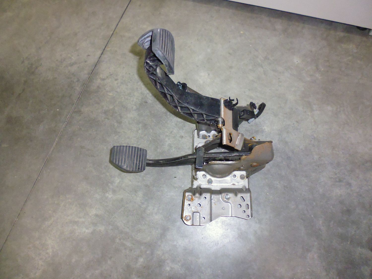 Pedaliera per Citroen C2 1.4 HDI del 2004 usata.