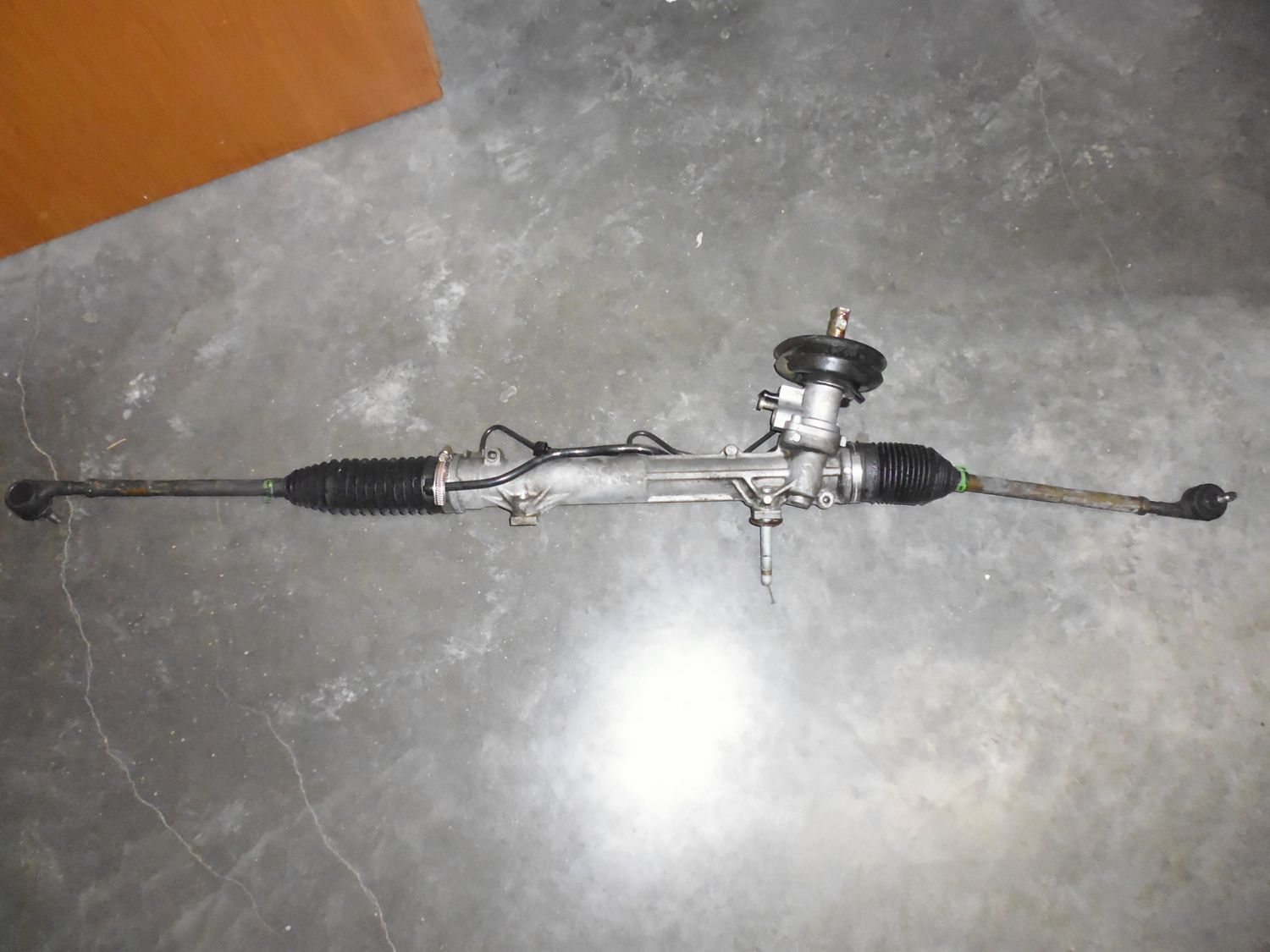 Scatola sterzo per Peugeot 206 dal 1998 al 2003 usata. Scatola sterzo per Peugeot 206 dal 1998 al 2003 usata.