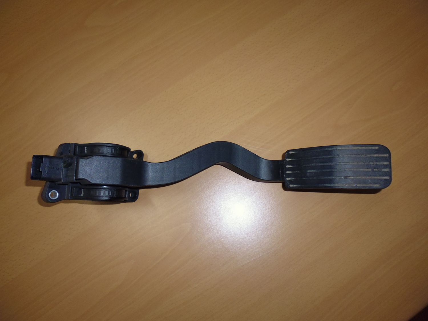 Pedale acceleratore elettronico Bosch 0280752251 per Citroen C2 1.4 HDI del 2004 usato.