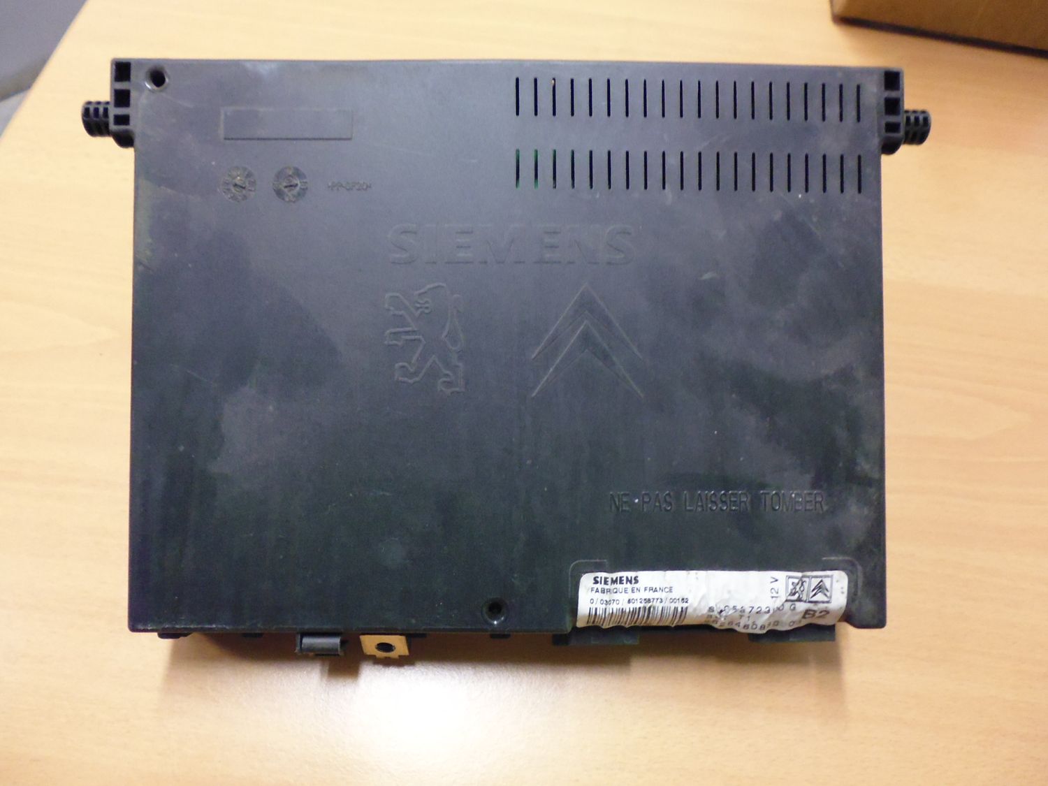 Centralina body computer Siemens S105872300G per Peugeot 206. Usato.