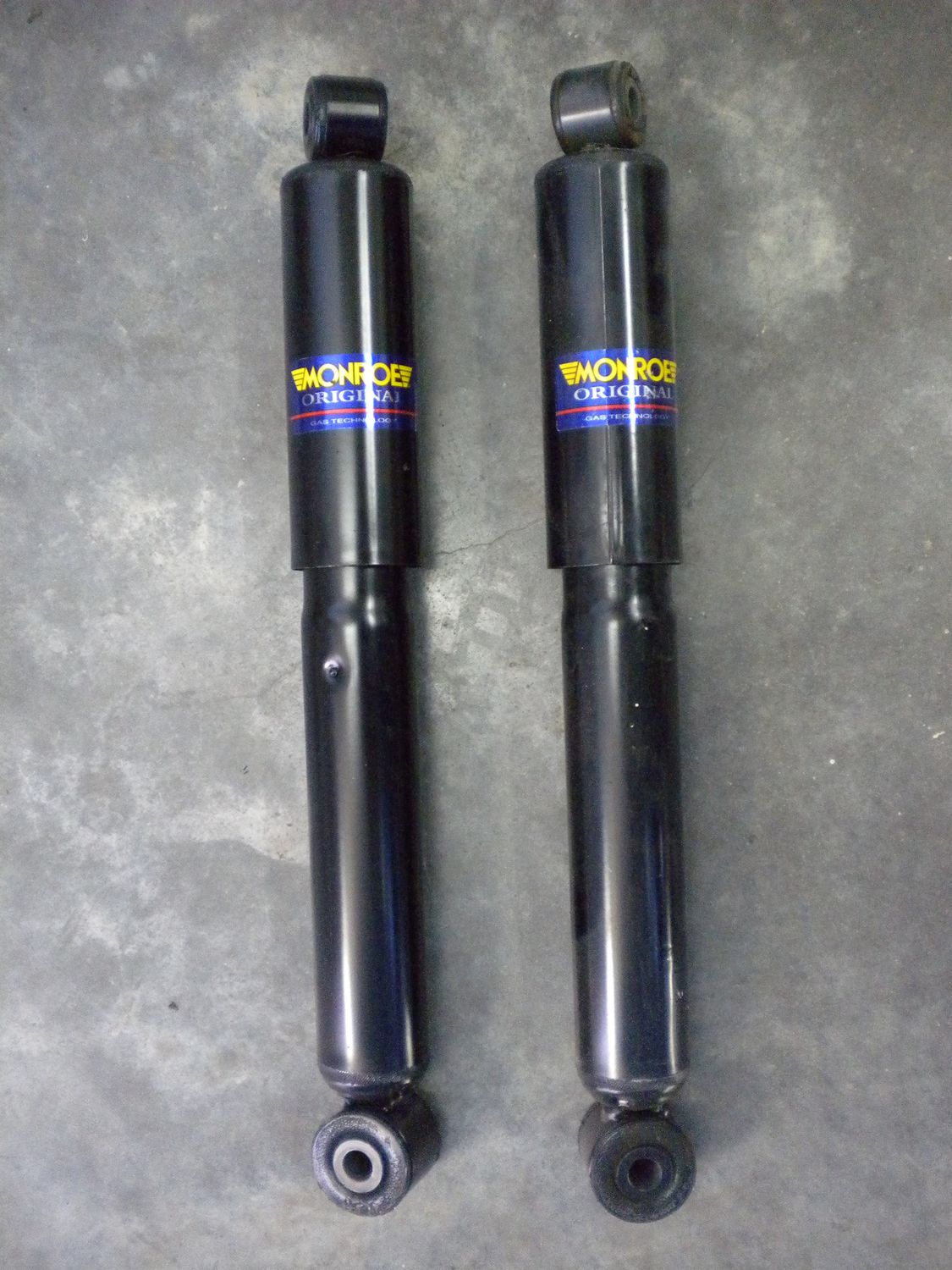 Ammortizzatori posteriori coppia Monroe 25506 per Fiat Doblò Cargo Pianale piatto/Telaio (263) 1.3 D Mjet. Nuovi. Ammortizzatori posteriori coppia Monroe 25506 per Fiat Doblò Cargo Pianale piatto/Telaio (263) 1.3 D Mjet. Nuovi.