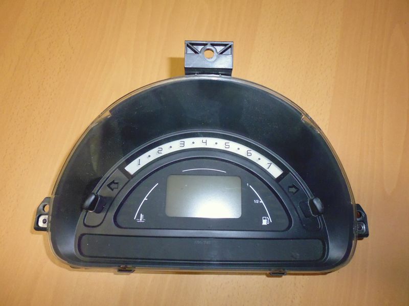 Quadro strumenti per Citroen C2 del 2004 codice P9652008280 usato.