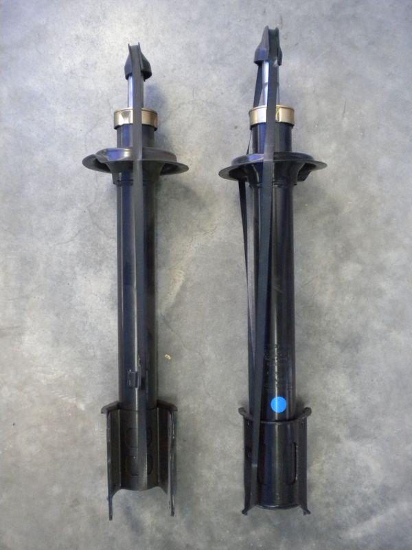 Ammortizzatori posteriori coppia per Fiat Croma, Lancia Thema, Alfa Romeo 164 codice 82488943 marca Boge. Nuovi.