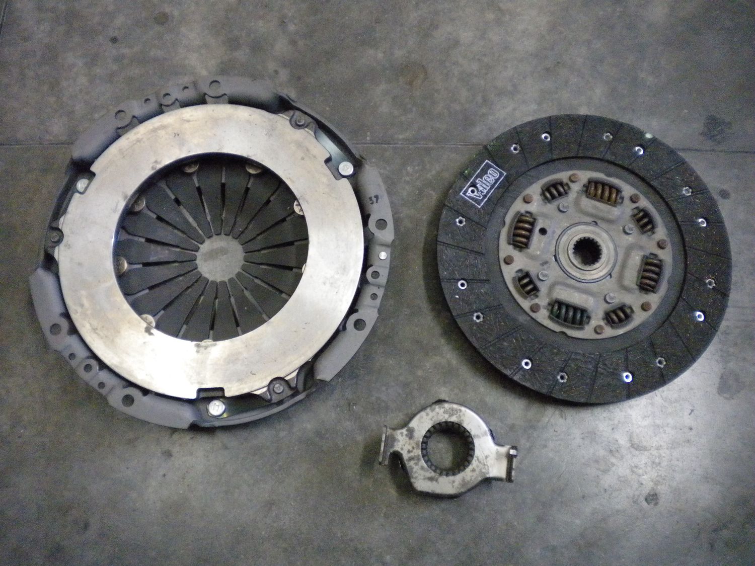 Kit frizione Valeo 006798 per Fiat Croma 2.0 ie T. Nuovo. Kit frizione Valeo 006798 per Fiat Croma 2.0 ie T. Nuovo.