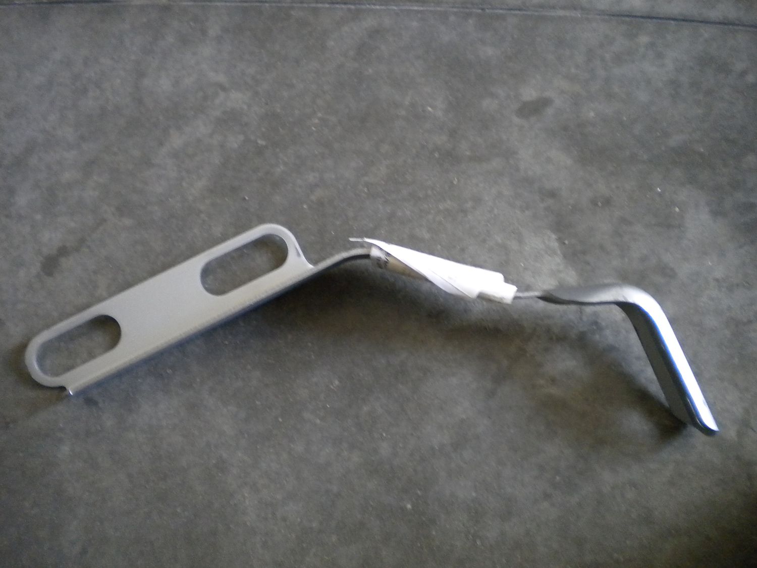 Supporto per scarico Mercedes E 320 CDI codice 2114920441. Nuovo.