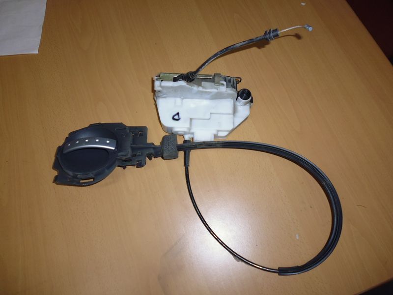 Chiusura centralizzata porta destra per Citroen C2 1.4 HDI del 2004 usata.