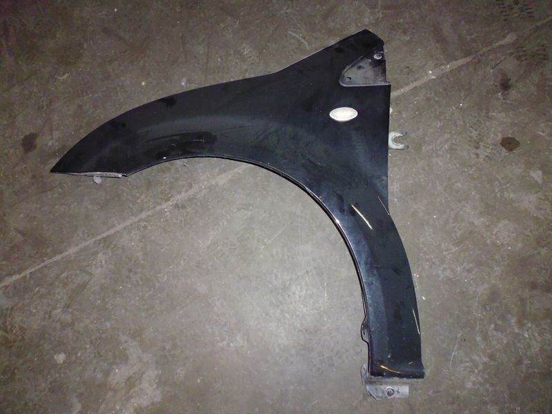 Parafango anteriore sinistro per Citroen C2 del 2004 usato.