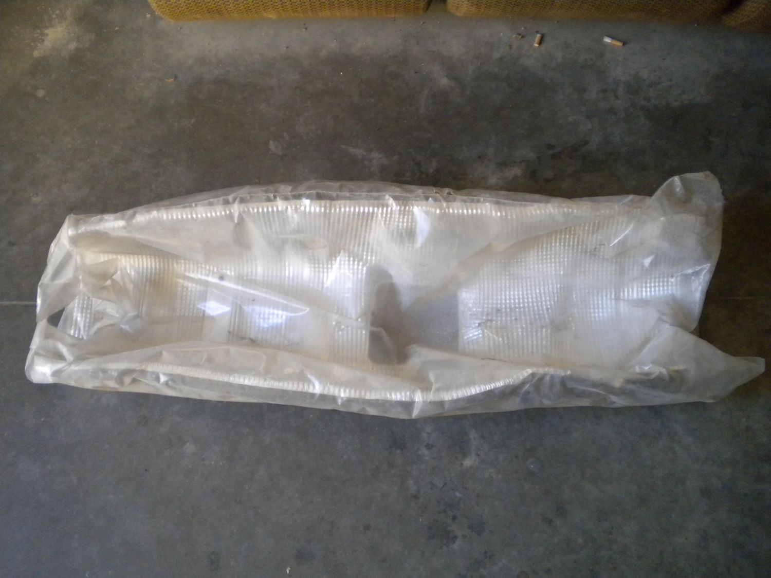 Paracalore scarico Renault Trucks codice 8200113971. Nuovo. Paracalore scarico Renault Trucks codice 8200113971. Nuovo.