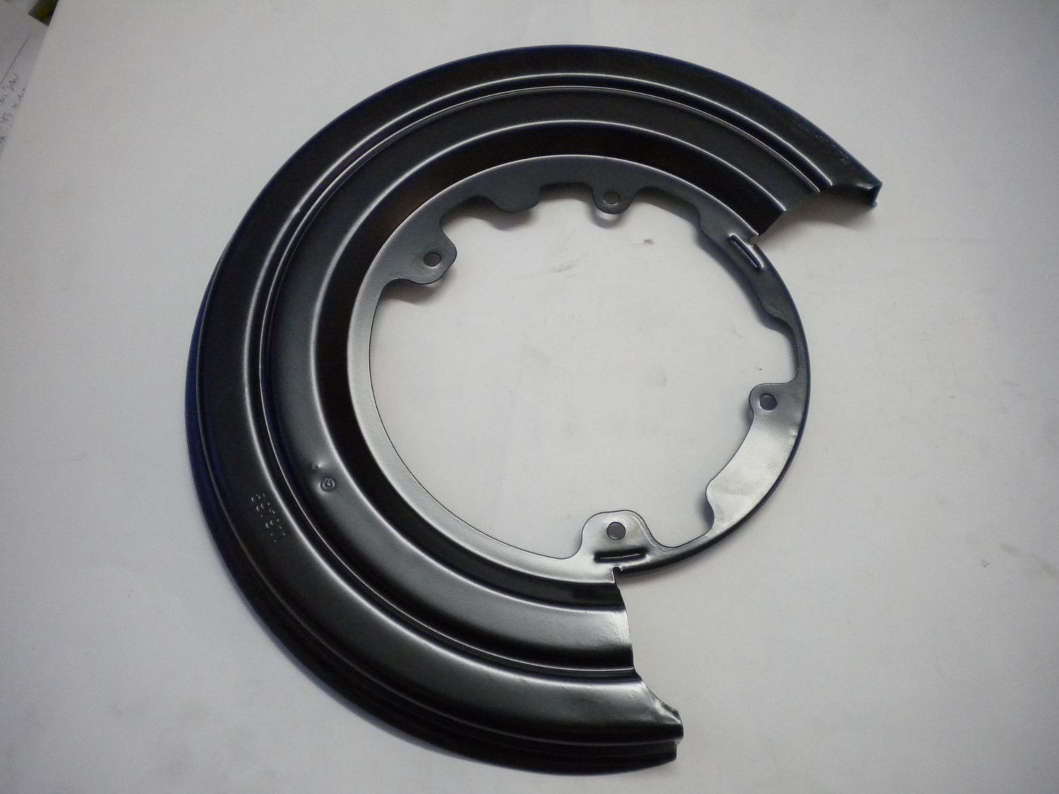 Riparo disco freno IVECO codice 42530366. Nuovo. Riparo disco freno IVECO codice 42530366. Nuovo.
