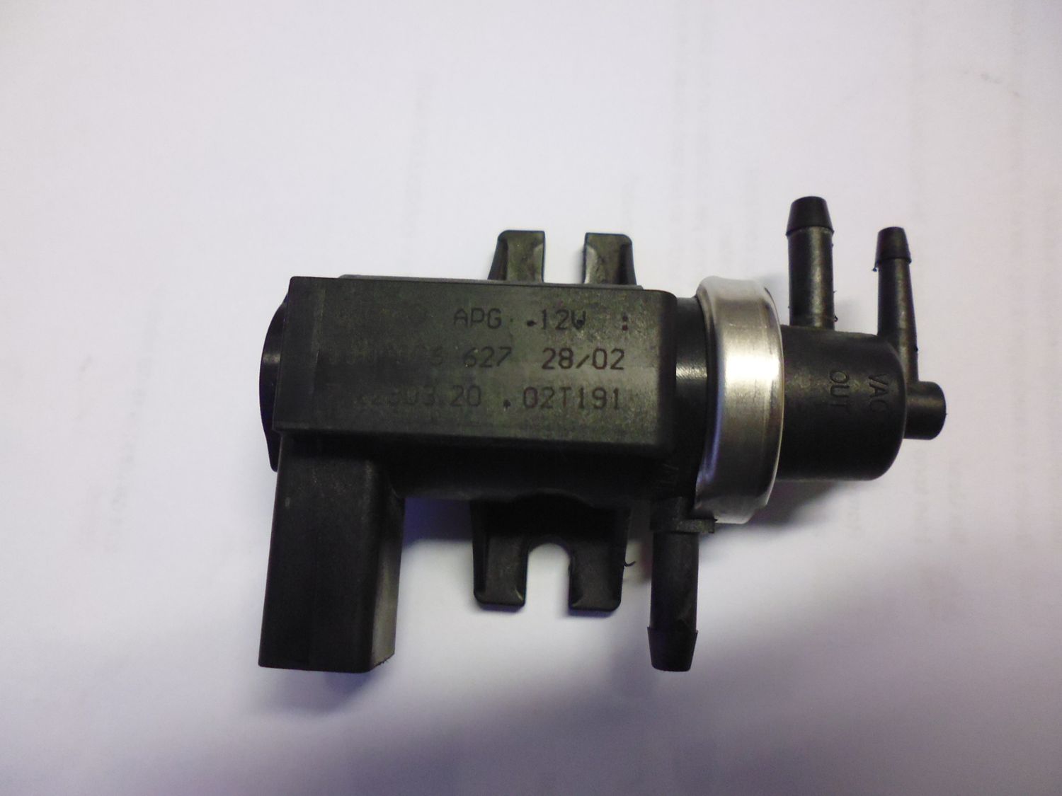 Attuatore turbo compressore Pierburg per motori 1.9 TDI Audi Volkswagen codice 1J0906627 72290320. Usato. Attuatore turbo compressore Pierburg per motori 1.9 TDI Audi Volkswagen codice 1J0906627 72290320. Usato.