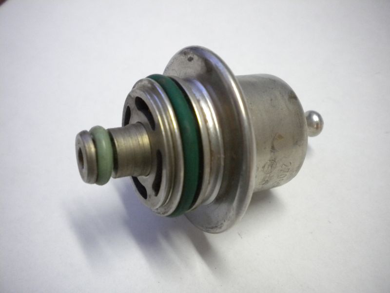 Regolatore pressione benzina bosch 0280160509 per motori Ford. Nuovo.