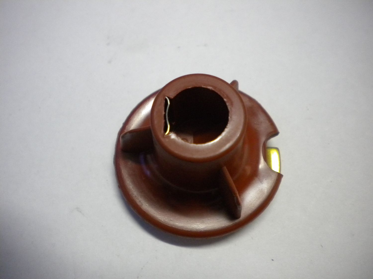 Rotore distributore spinterogeno Facet 3.8229 per Fiat vecchia 500. Nuovo.