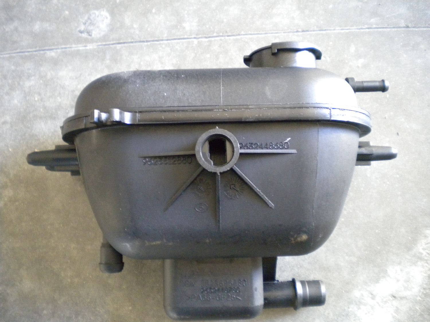 Vaso espansione compensazione per Peugeot 306 1.900 TD dal 1997 al 1999, codice 1307.JF. Nuovo.
