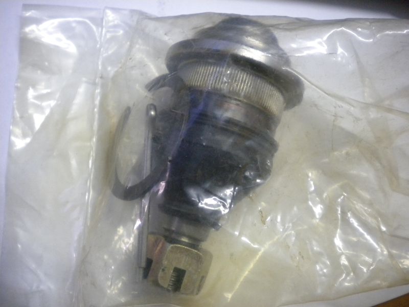 Testina braccio sospensione anteriore Mitsubishi Pajero, L200 codice QP506-12010. Nuova.