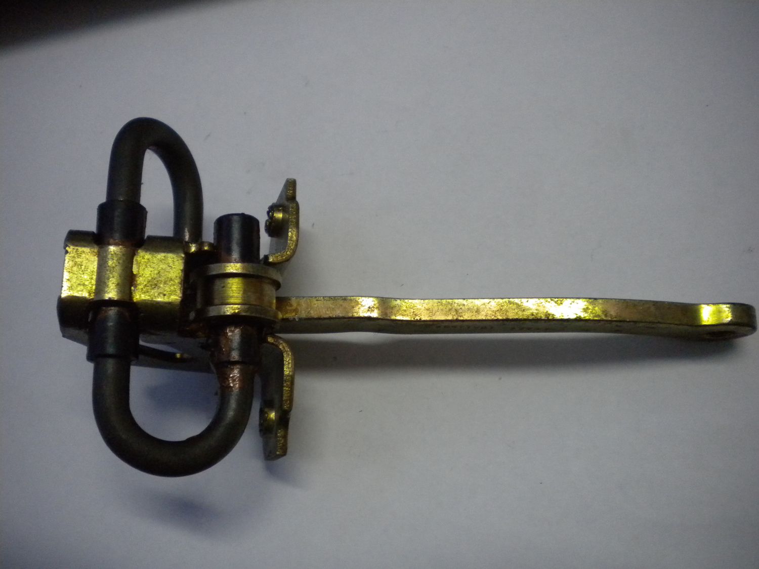 Tirante arresto portiere Lancia codice 82477021. Nuovo. Tirante arresto portiere Lancia codice 82477021. Nuovo.