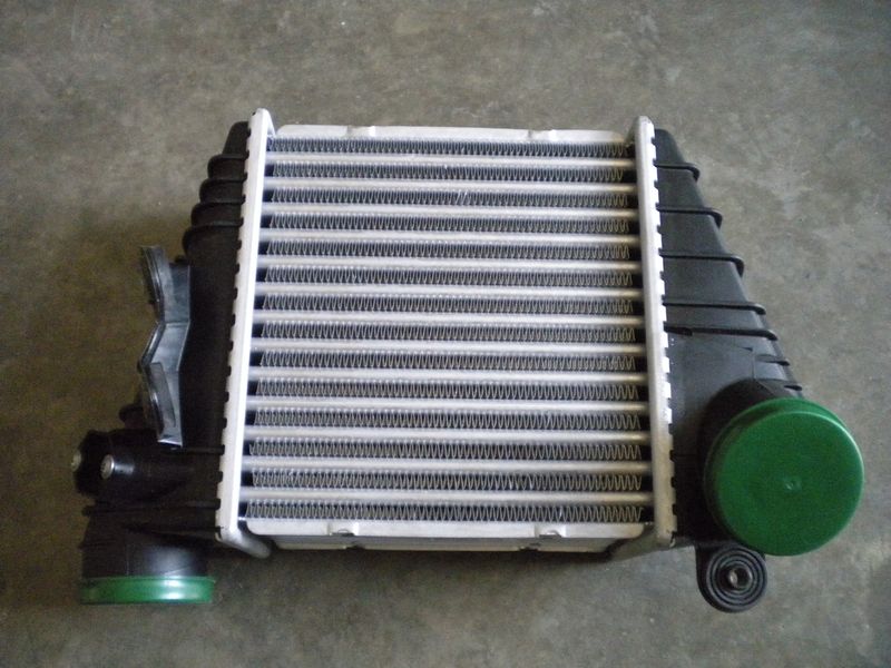 Intercooler originale Volkswagen Audi codice oem 1J0145803G marca Valeo