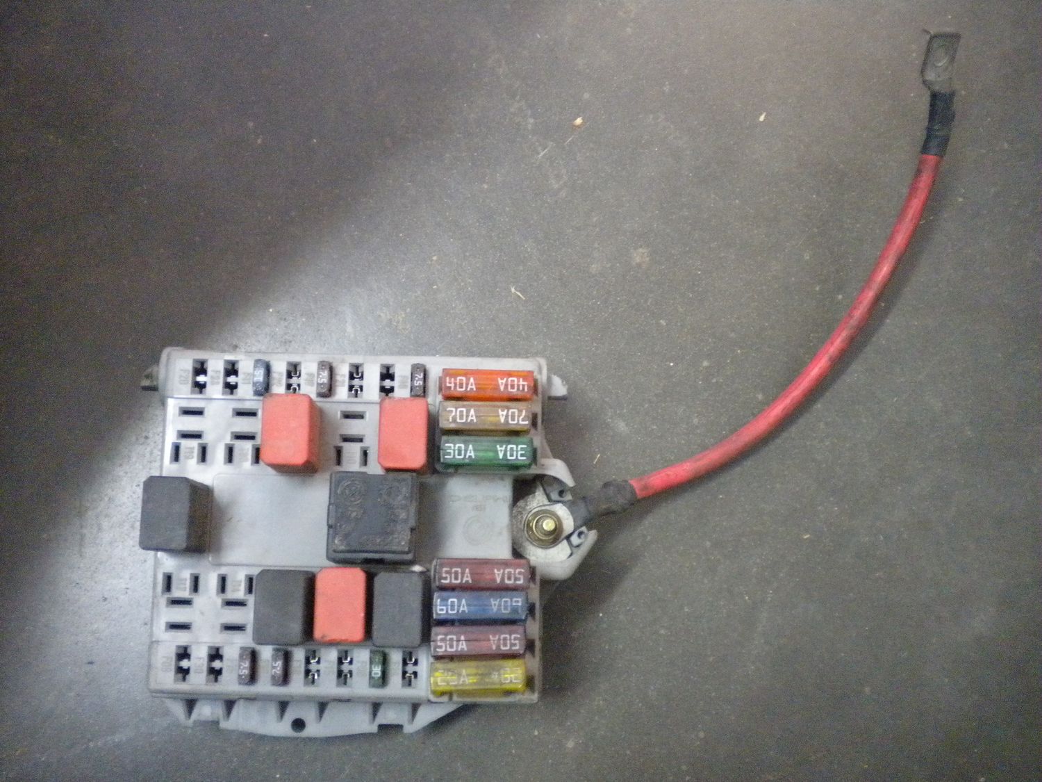 Centralina portafusibili per Fiat Punto 188 codice 46760253 fire. Usata.