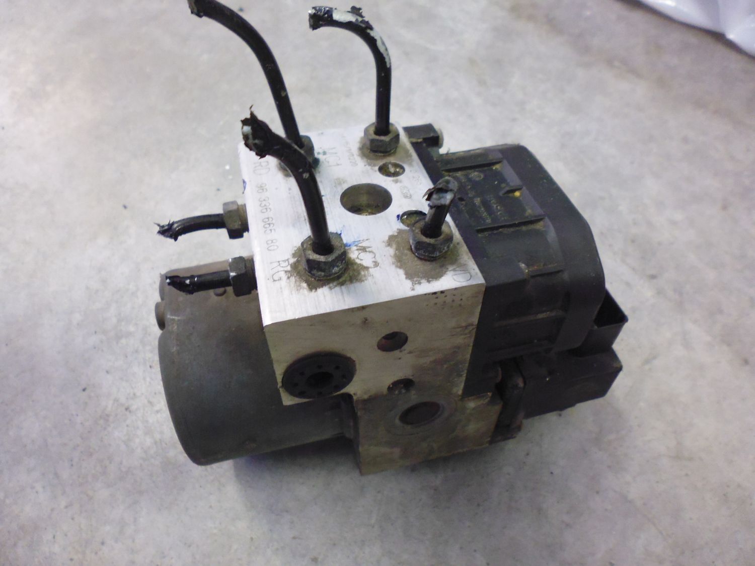 Centralina e pompa ABS per Citroen Xsara Picasso.