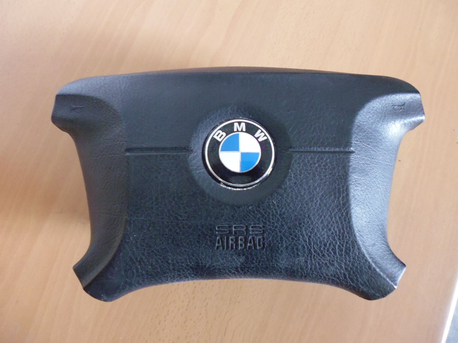 Airbag volante per BMW 320i E36 codice 3310942459, usato.