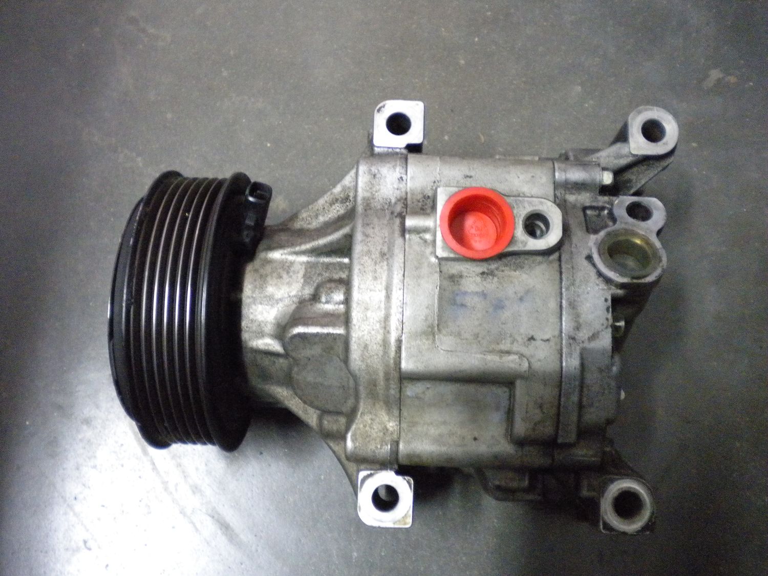 Compressore aria condizionata per Fiat 500 1.300 Multijet, usato. Compressore aria condizionata per Fiat 500 1.300 Multijet, usato.