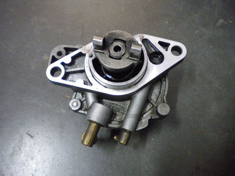 Depressore Pompa del vuoto per Fiat 500 1.300 Multijet, usata.