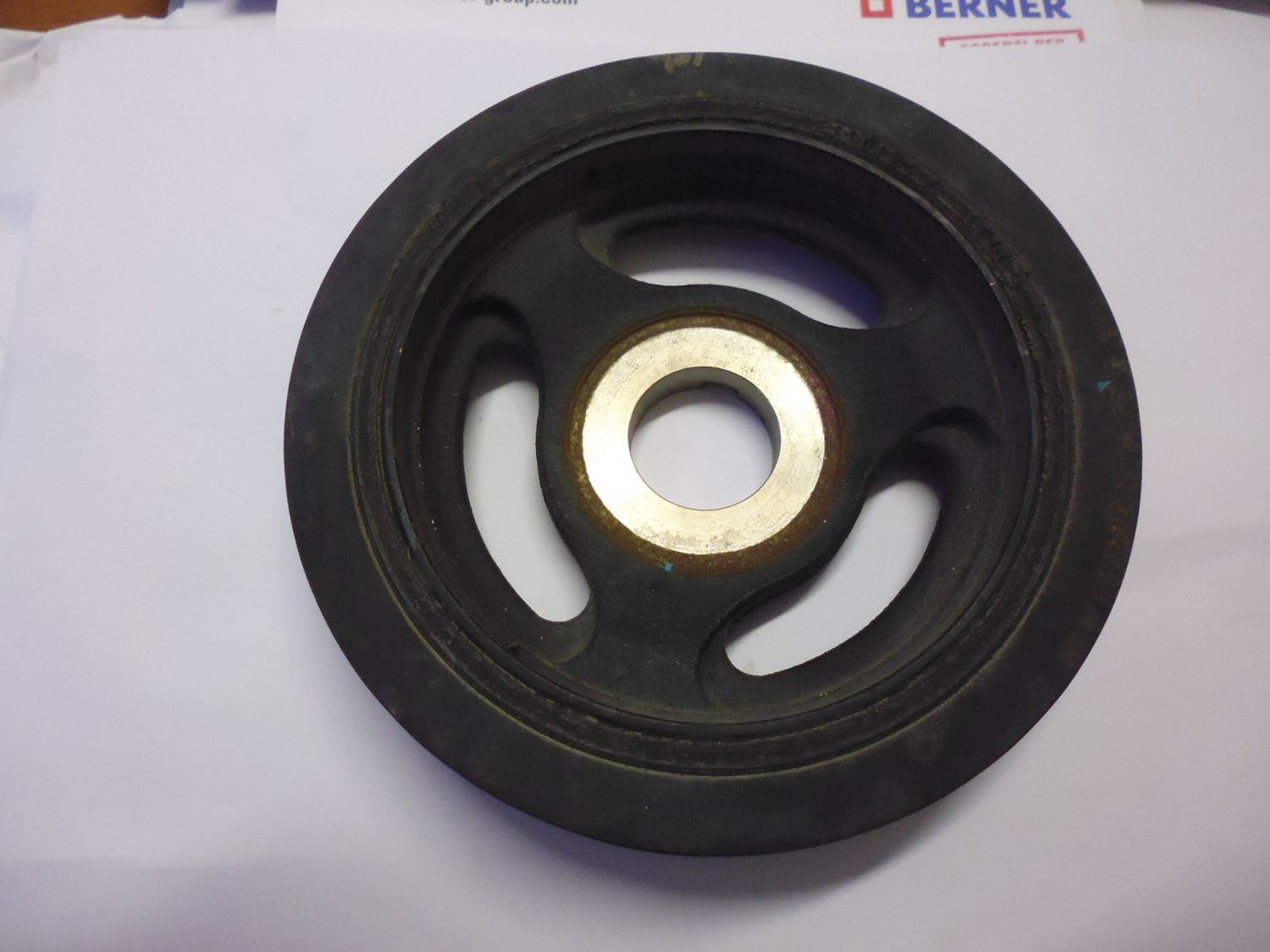 Puleggia servizi per motori 1.6 HDI TDCI Peugeot, Citroen, Ford e Mini.