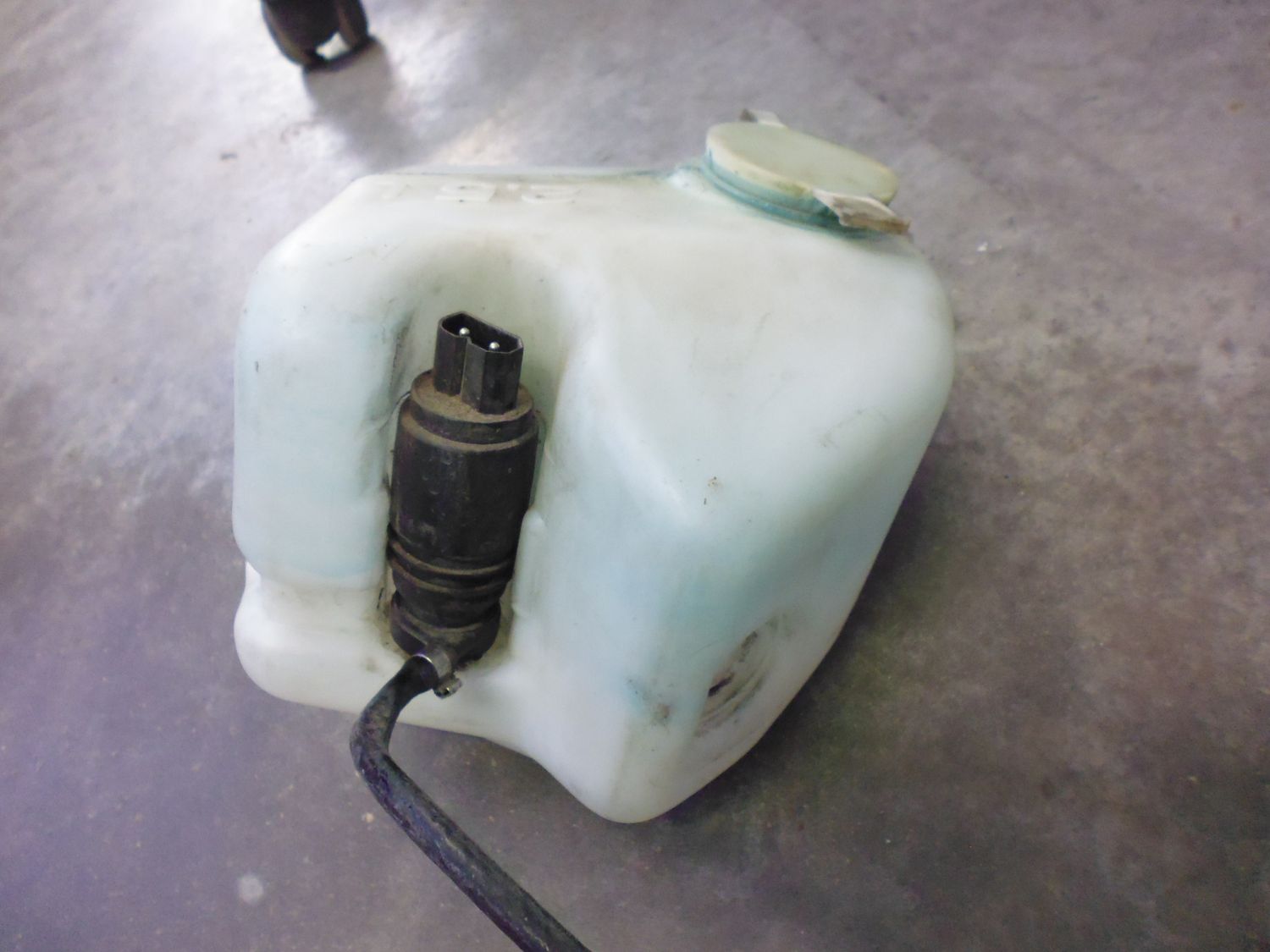 Vaschetta liquido tergicristalli per BMW 320i E36.
