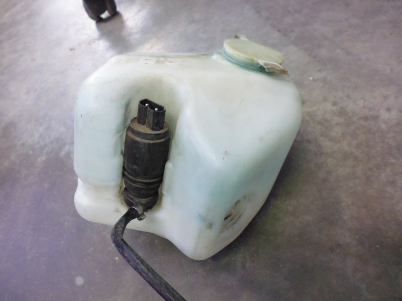 Vaschetta liquido tergicristalli per BMW 320i E36.