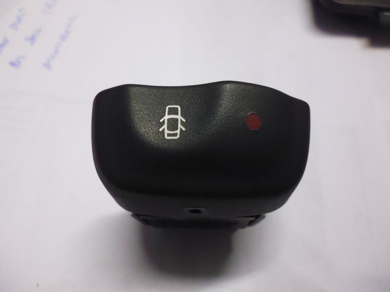 Interruttore blocco porte Renault Megane del 2000.