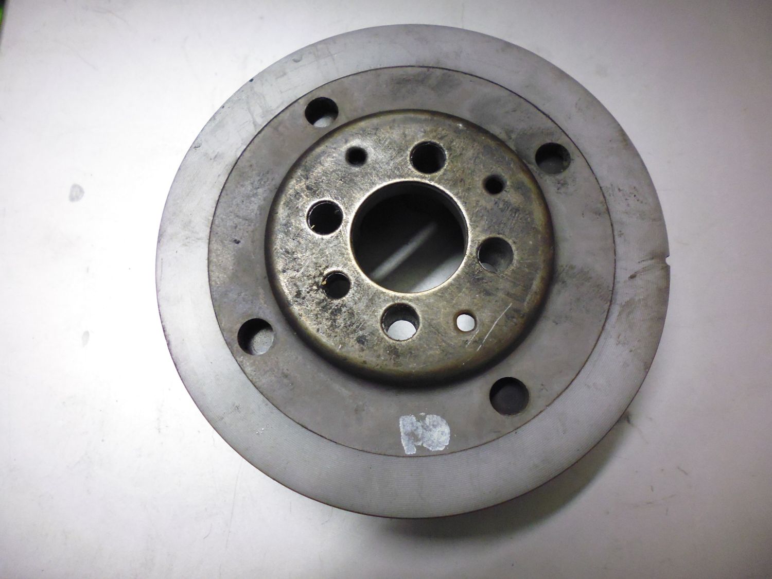 Puleggia albero motore Audi Volkswagen 038105243 usata.