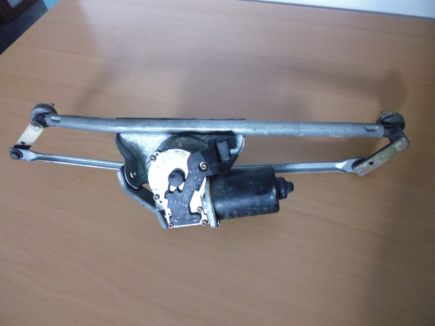 Motorino tergicristallo con tandem per BMW E36 usato.