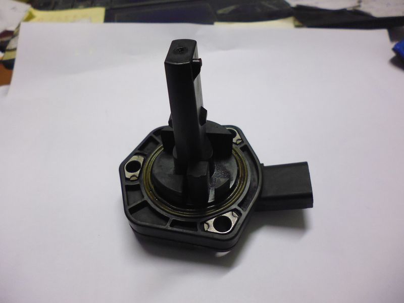 Sensore livello olio Audi Volkswagen 1J09907660B usato.