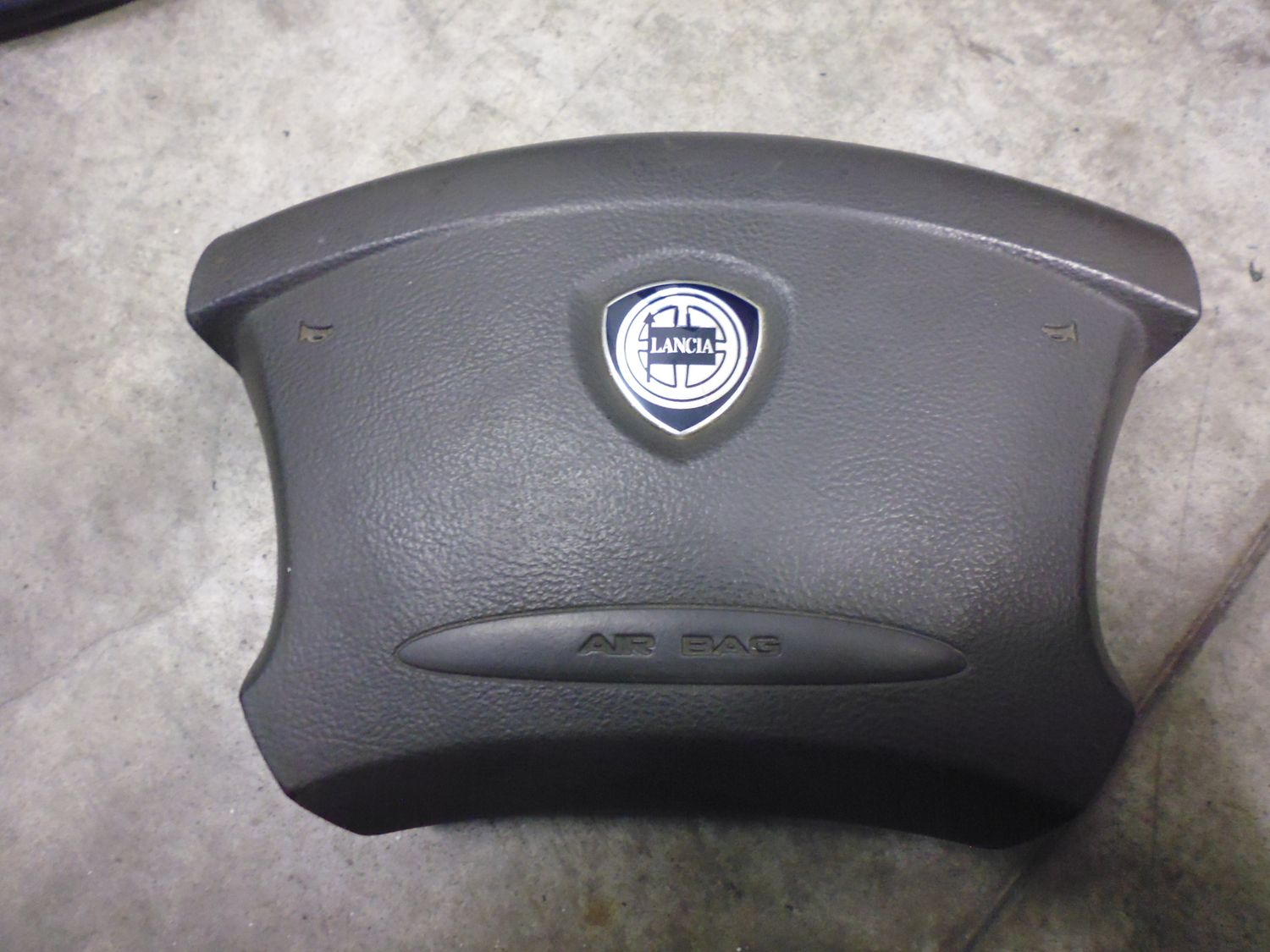 Airbag volante per lancia Ypsilon del 2001.