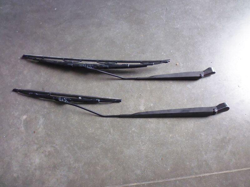 Bracci tergicristallo anteriore per Citroen C2 1.4 HDI del 2004, usati.