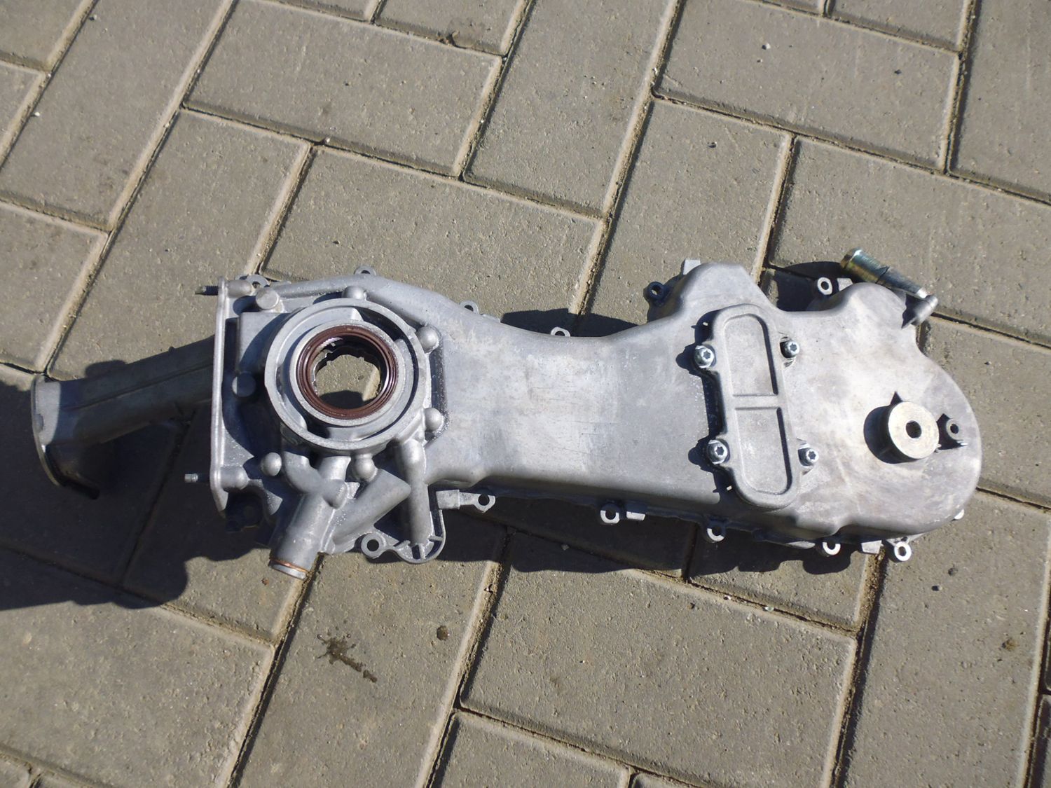 Coperchio distribuzione per motori 1.3 multijet usato.