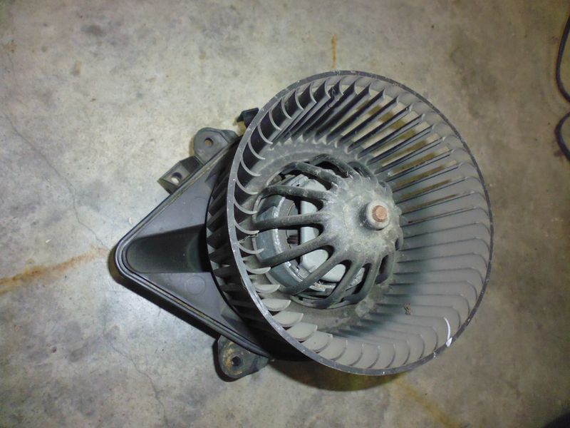 Ventola riscaldamento interno Valeo 035531Q per Fiat Punto 188, usata.