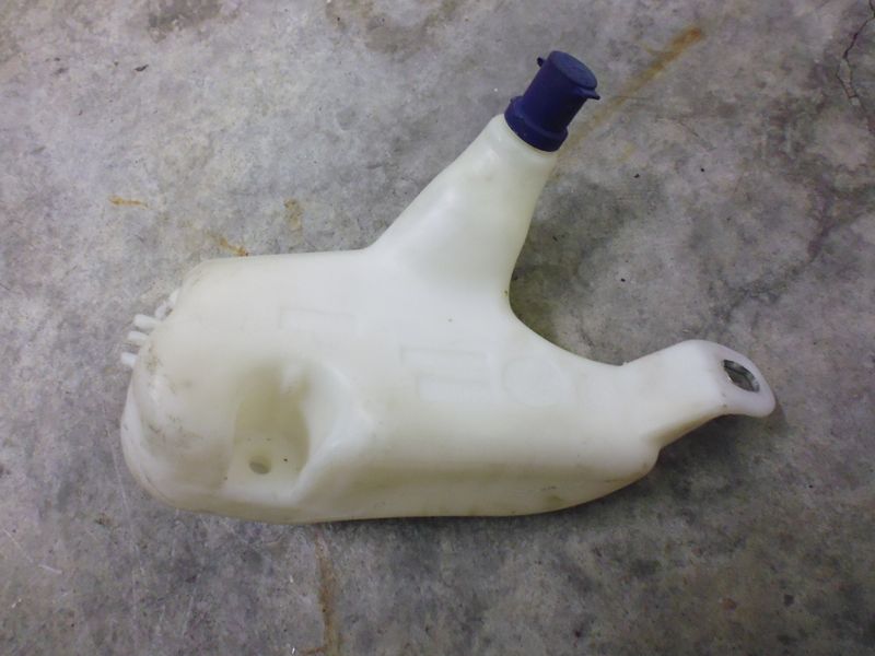 Vaschetta liquido tergicristalli per Fiat Punto 188.