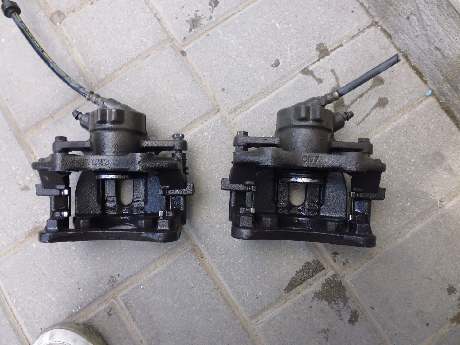 Pinza freno anteriore destra Citroen C2 1.4 HDI del 2004 usata.
