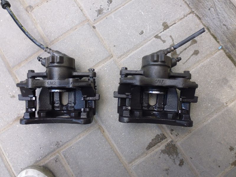 Pinza freno anteriore destra Citroen C2 1.4 HDI del 2004 usata.