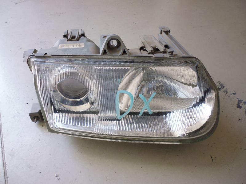 Faro fanale lenticolare anteriore destro per ALfa Romeo 146, usato