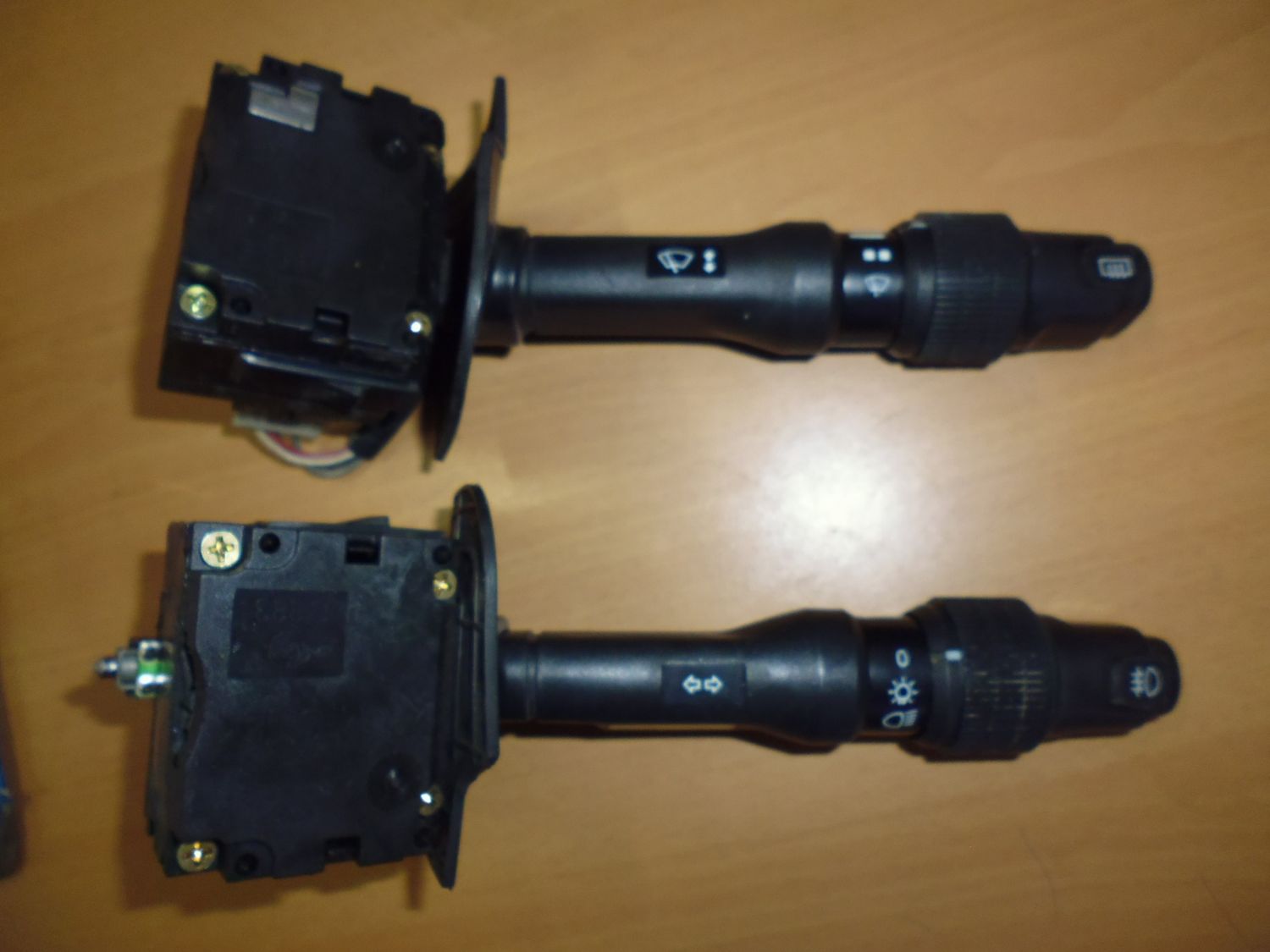 Devioluci per Alfa Romeo 146 destro e sinistro, usati.