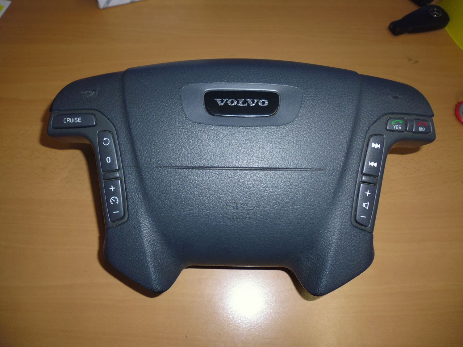 Airbag volante per Volvo V70 D5 del 2002, usato.
