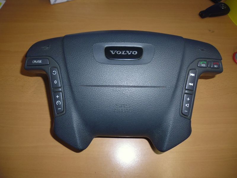 Airbag volante per Volvo V70 D5 del 2002, usato.
