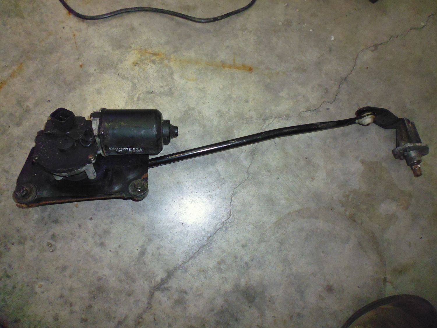 Motorino tergicristallo anteriore per Kia Carnival codice 03541-7300, usato.