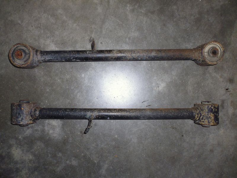 Tirante sopsenzione ponte posteriore destro e sinistro per Suzuki Vitara 1.6, usato.